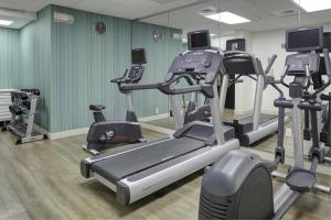 Фитнес-центр и/или тренажеры в Holiday Inn Express - Chester, an IHG Hotel