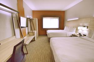 Postel nebo postele na pokoji v ubytování Holiday Inn Express Sedona - Oak Creek by IHG