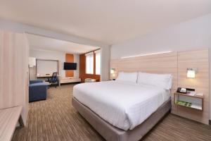 Postel nebo postele na pokoji v ubytování Holiday Inn Express Sedona - Oak Creek by IHG
