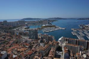 Gallery image of Appartement Cosy Jacuzzy Luxe Gare de Toulon in Toulon