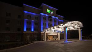 Holiday Inn Express and Suites Bossier City Louisiana Downs, an IHG Hotel