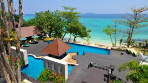 Phi Phi Holiday Resort, Leam Tong Beach内部或周边的泳池
