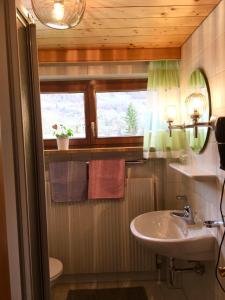 Ein Badezimmer in der Unterkunft Ferienwohnung Bitschnau