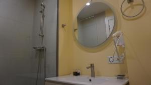 A bathroom at New Gudauri Residences