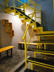 Palanda nebo palandy na pokoji v ubytování Bunk Bed and Breakfast