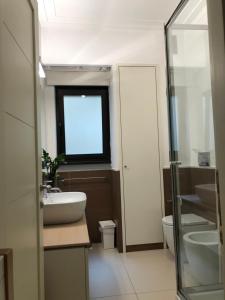 A bathroom at Visconti apartment.