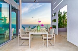 Fotografia z galérie ubytovania Luxury Glass Villas v destinácii Syvota