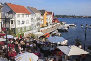 Galeriebild der Unterkunft Hotel Lyngørporten in Gjeving