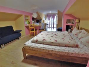 Ένα ή περισσότερα κρεβάτια σε δωμάτιο στο Landhaus Noreia