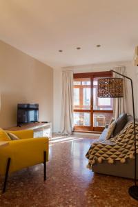 Posteľ alebo postele v izbe v ubytovaní FLORIT FLATS - Apartment Torres de Quart I