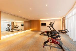 Fitness centrum a/nebo fitness zařízení v ubytování Holiday Inn Express Yichang Riverside by IHG