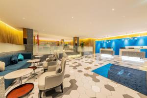 Posezení v ubytování Holiday Inn Express Yichang Riverside by IHG