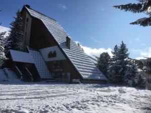 Hotel Adret talvel