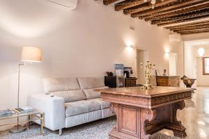 Posezení v ubytování Palazzo DaPonte by LionHost