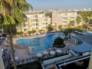 A piscina localizada em Waves Alvor ou nos arredores