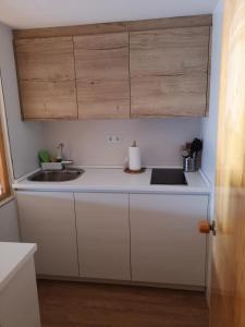 Кухня или мини-кухня в estudio con vistas
