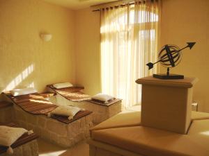 Lázně a/nebo wellness v ubytování 2 bedroom Apartment Thalassa with sea and sunset views, Aphrodite Hills Resort