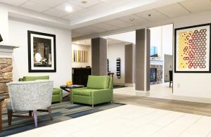 Holiday Inn Express Hotel & Suites White River Junction, an IHG Hotel