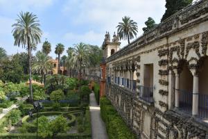 Vonkajšia záhrada v ubytovaní Hotel Cetina Sevilla
