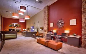 Istumisnurk majutusasutuses Holiday Inn Express & Suites Mesquite Nevada, an IHG Hotel