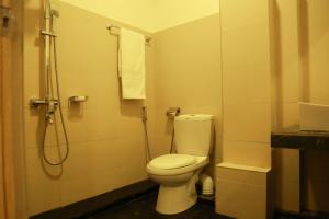 حمام في Hotel Sapid Luck Yala Safari