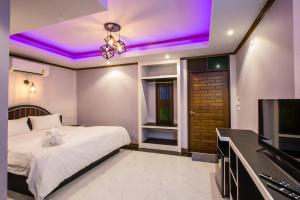 TV a/nebo společenská místnost v ubytování Loft Vintage Chalet resort