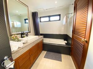 Phòng tắm tại NT Place Sukhumvit Suites