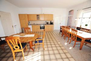 Η κουζίνα ή μικρή κουζίνα στο Landhaus Julia, 65331 +15 φωτογραφίες