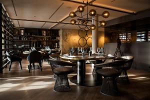 Restauracja lub miejsce do jedzenia w obiekcie Schlosshotel Fiss