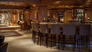 Restauracja lub miejsce do jedzenia w obiekcie Schlosshotel Fiss