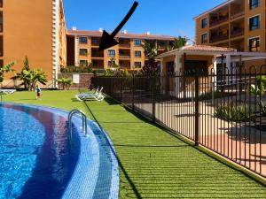 The swimming pool at or close to El Mocan Luxury Apartment