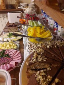 Jedlo v ubytovaní bed & breakfast alebo blízkom okolí