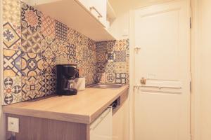 Kuchyň nebo kuchyňský kout v ubytování La Maison de la Liberté Alexandra David-Néel + 20 fotografií