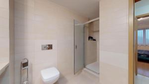 Koupelna v ubytování Apartmán Bella Donovaly v hotelovom komplexe + 37 fotografií