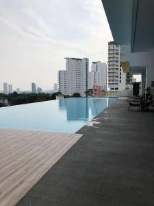 The swimming pool at or close to Corporate Lifestyle Studio {FREE WIFI} up to 4pax