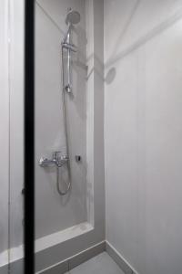 A bathroom at Absolute Athens X