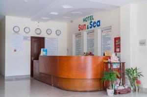 Vestibiulis arba registratūra apgyvendinimo įstaigoje Sun & Sea Hotel
