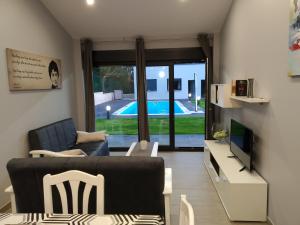 Basen w obiekcie Carballos Altos-Apartamentos Turísticos lub w pobliżu