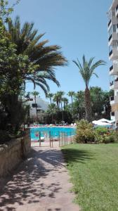 Bazén v ubytování El Dorado Apartment Playa de Las Americas nebo v jeho okolí