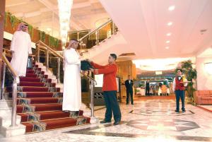 Asiakkaita majoituspaikassa Casablanca Hotel Jeddah