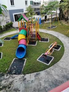 Kawasan permainan kanak-kanak di Mr.J Homestay +26 gambar