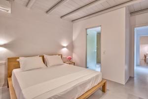 纳乌萨White Cliff Naousa的相册照片