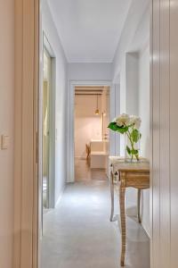 纳乌萨White Cliff Naousa的相册照片