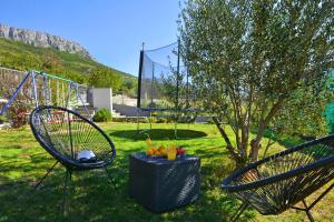 Vonkajšia záhrada v ubytovaní Villa Anteana with view and pool of 60m2