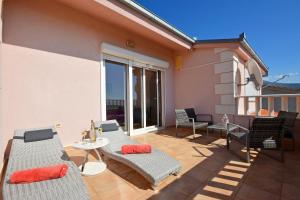 Posedenie v ubytovaní Villa Anteana with view and pool of 60m2
