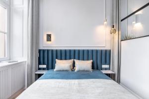 Posteľ alebo postele v izbe v ubytovaní Diamonds Home - luxury apartment in Andrássy Avenue
