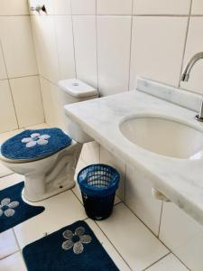 Ένα μπάνιο στο Aquamarine House +12 φωτογραφίες