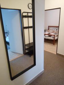 Postel nebo postele na pokoji v ubytování Apartmán U Dubu