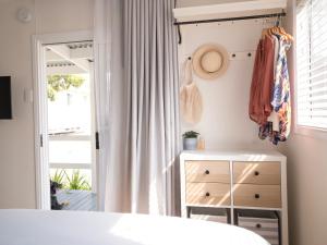 Little Palm Cabins客房内的一张或多张床位