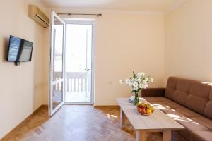 Μια τηλεόραση ή/και κέντρο ψυχαγωγίας στο Alba Hotel Yerevan